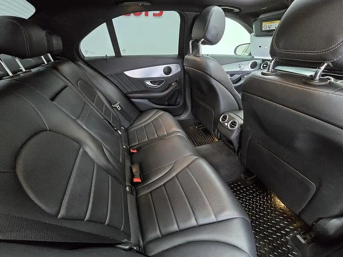 2014-mercedes-benz-c-class-21cdi-c220-amg-line-premiumss-saloon-4d-7g-tronic-plus-big-15