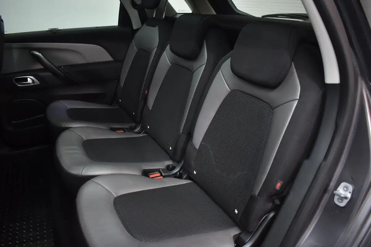 2017-citroen-c4-picasso-12-puretech-flair-eat6-big-9