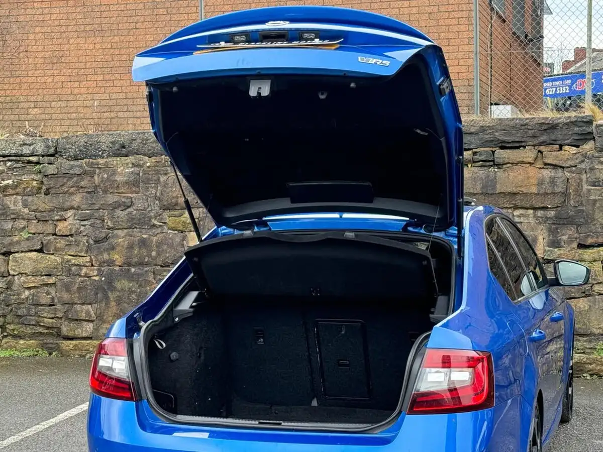 2018-skoda-octavia-20tdi-vrs-hatchback-dsg-big-21