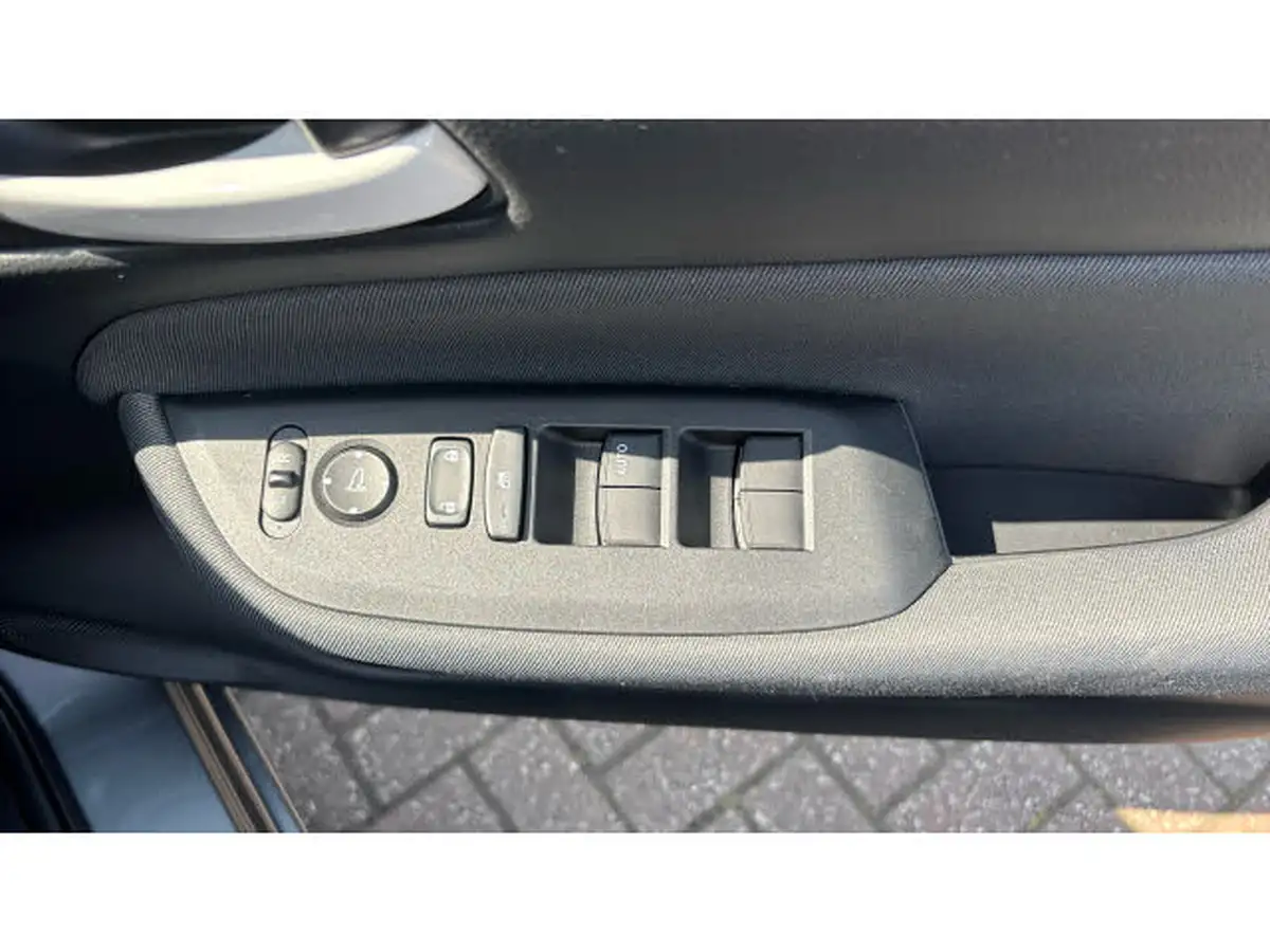 2022-honda-jazz-15-i-mmd-se-109ps-big-18