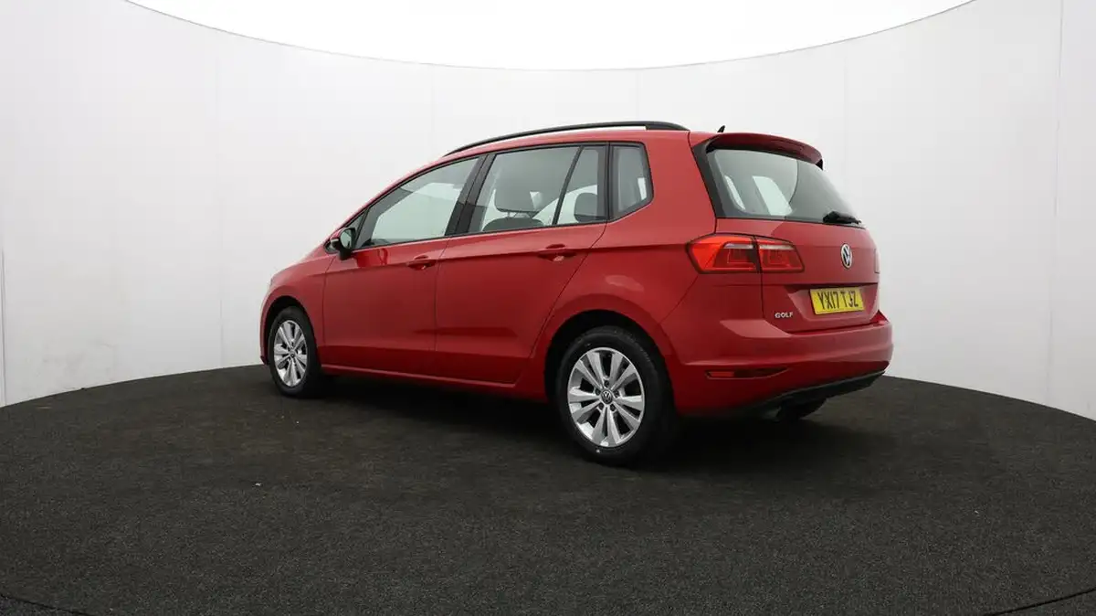 2017-volkswagen-golf-sv-16tdi-se-110ps-bmtss-big-77