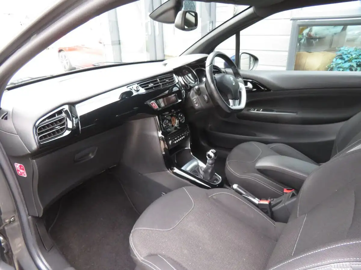2014-citroen-ds3-16-dstyle-plus-vti-120bhp-big-13