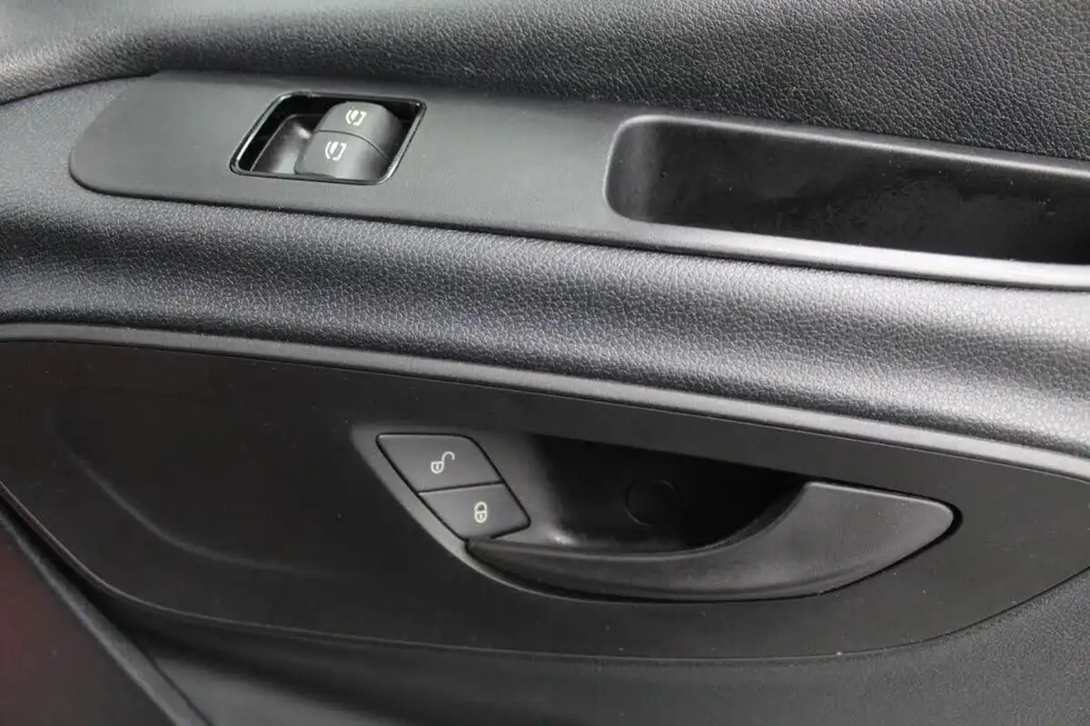 2021-mercedes-benz-sprinter-big-64