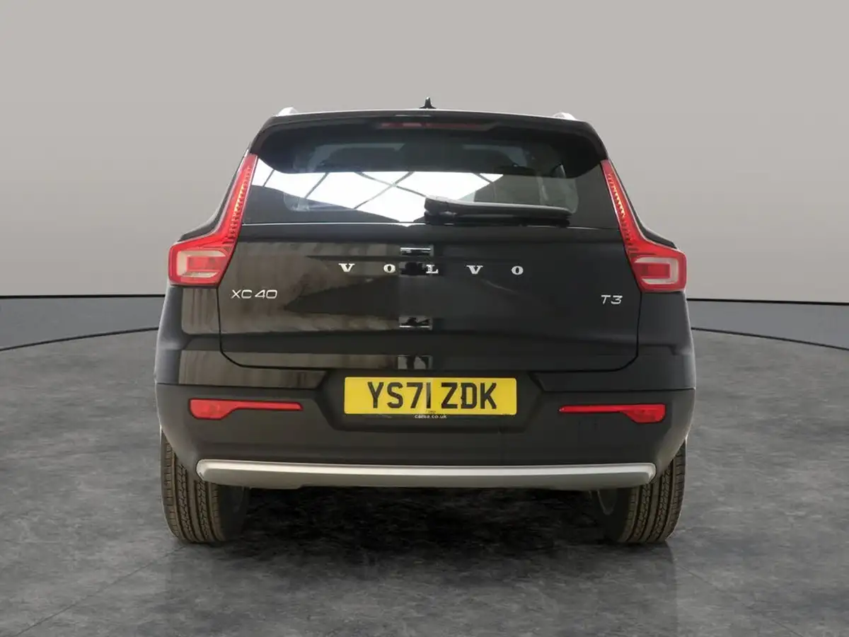 2022-volvo-xc40-15-t3-momentum-auto-big-13