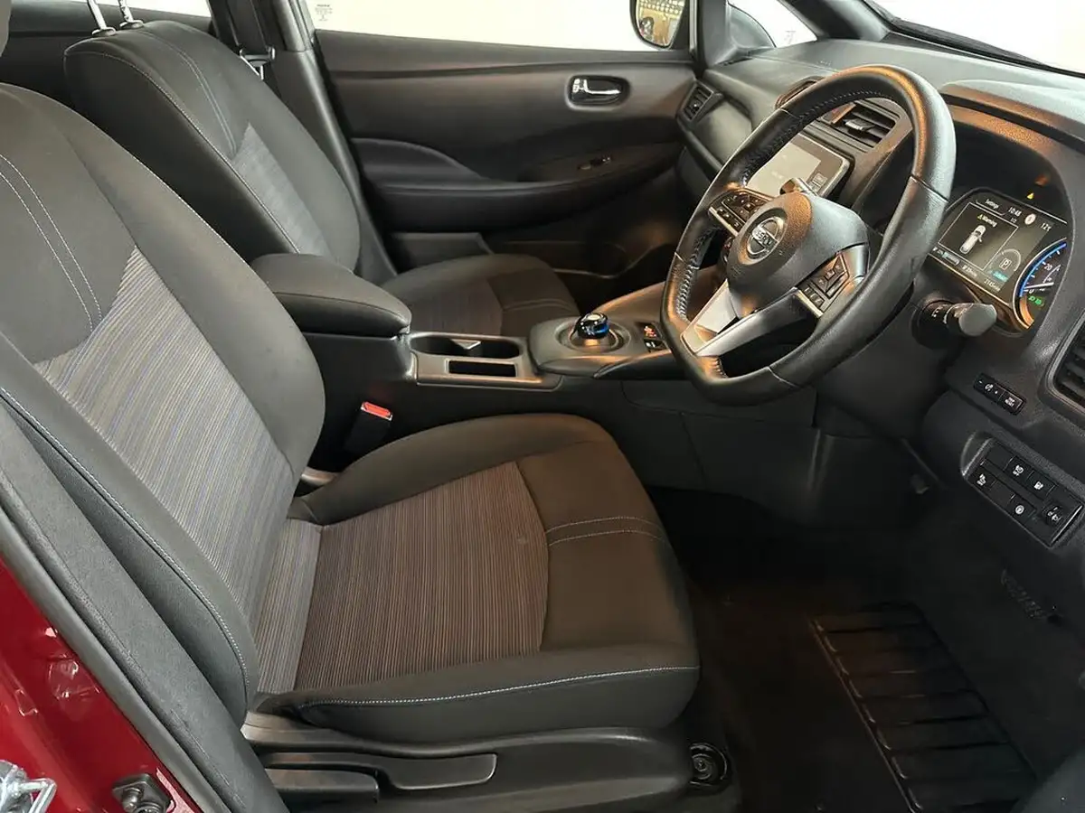 2021-nissan-leaf-e-acenta-big-11