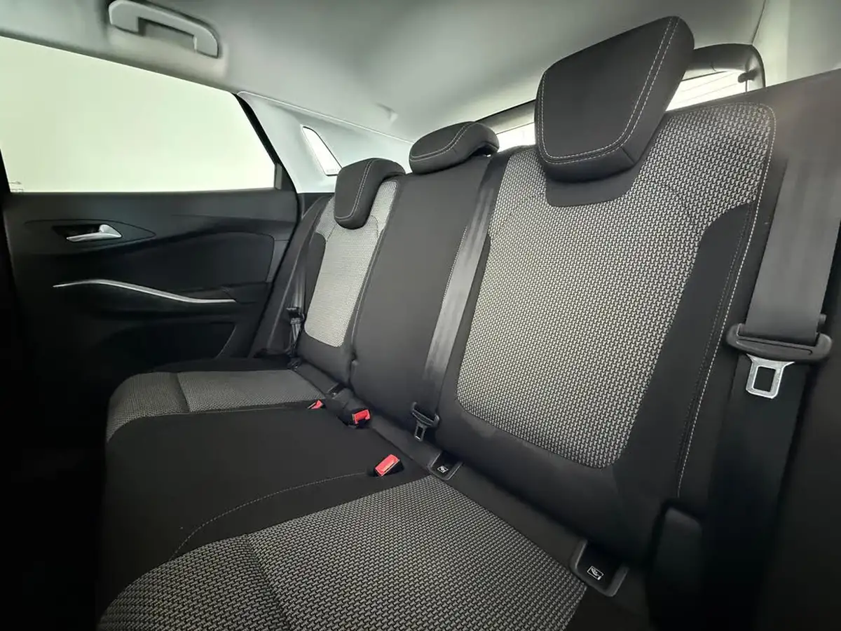 2020-vauxhall-grandland-x-12-se-premium-auto-big-17