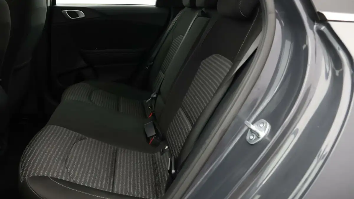 2023-kia-ceed-15-t-gdi-2-158bhp-non-adap-hatchback-big-16