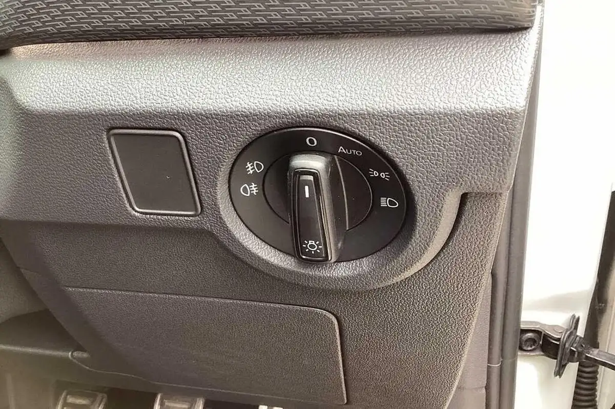 2022-volkswagen-t-cross-10-tsi-r-line-big-27