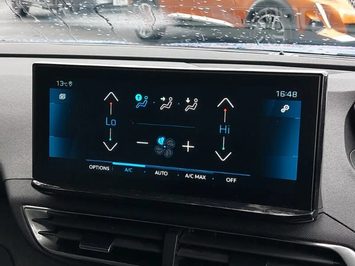 2022-peugeot-3008-suv-12-puretech-allure-premium-eat8-big-18