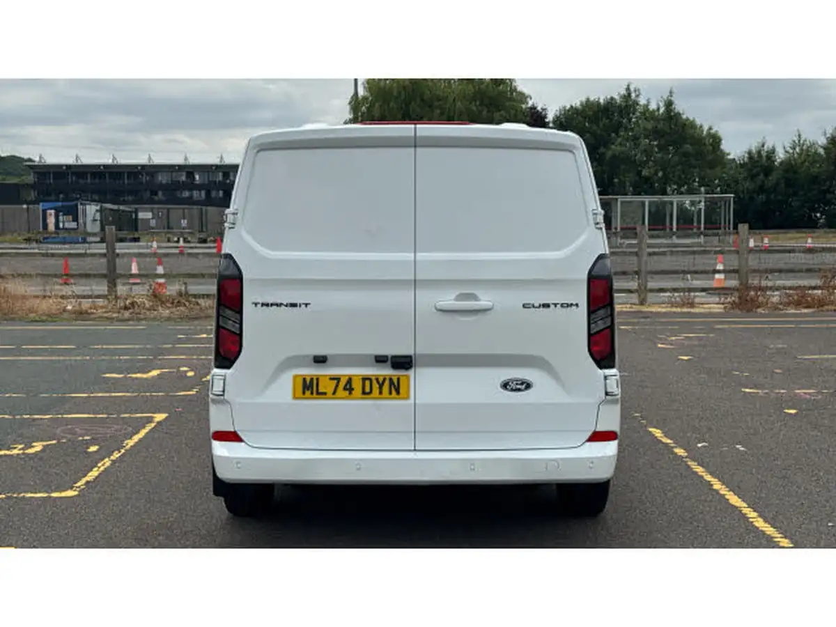 2024-ford-transit-custom-20tdci-280-l1h1-limited-136pseu6e-panel-van-1996cc-big-10