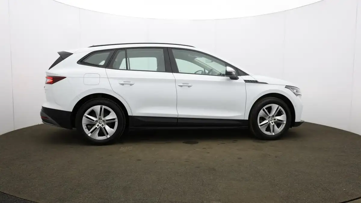 2022-skoda-enyaq-e-60-big-54