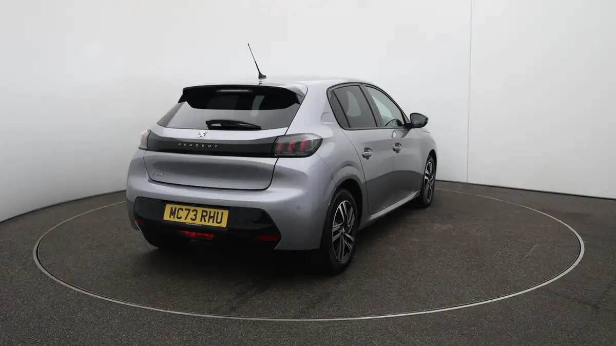 2023-peugeot-208-12-puretech-allure-premium-100ps-big-54