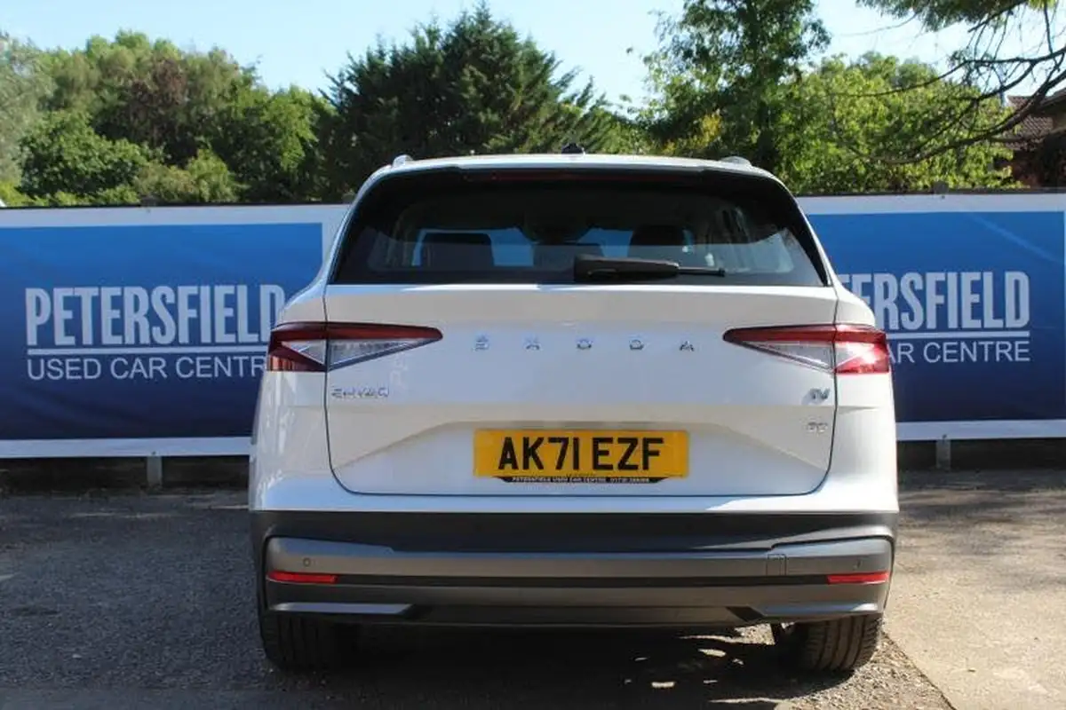 2021-skoda-enyaq-e-60-62-kwh-big-3