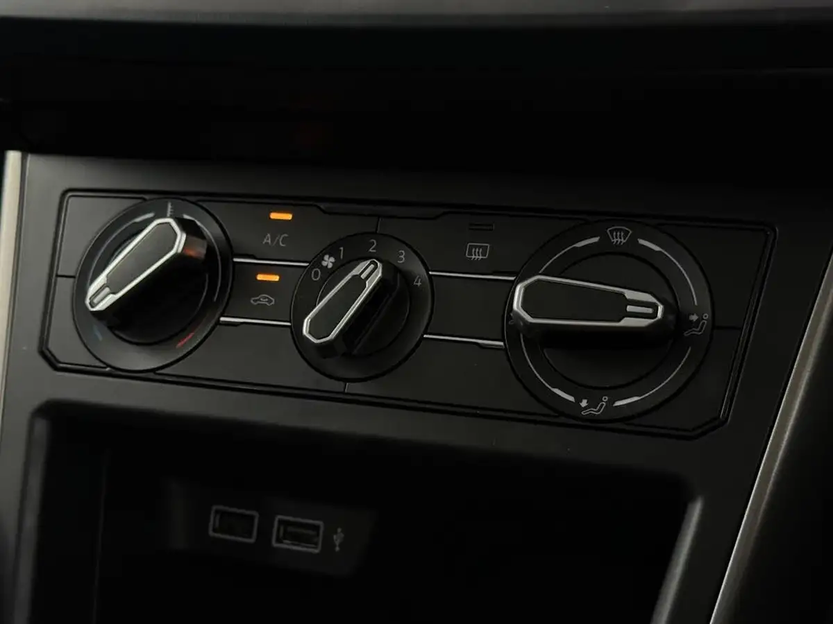 2019-volkswagen-polo-10-tsi-se-big-39