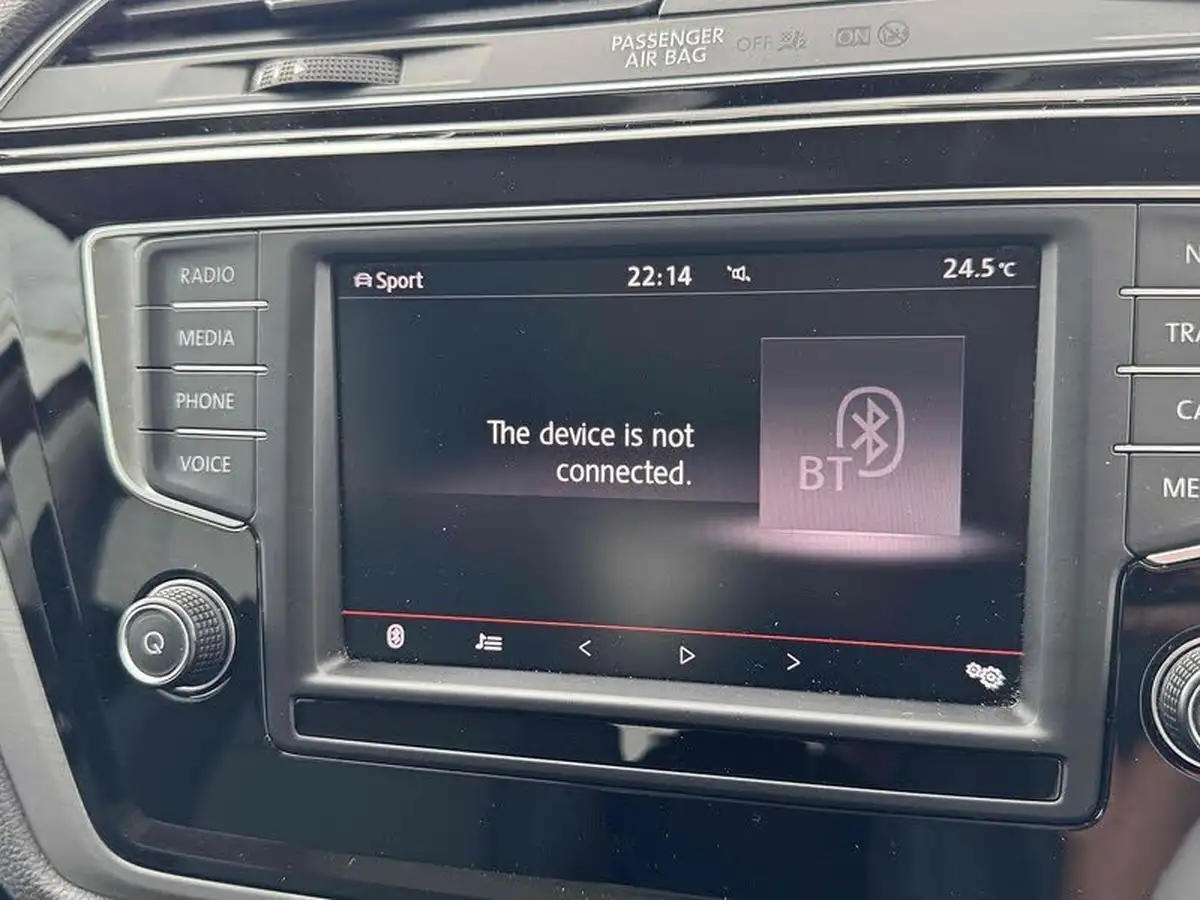 2016-volkswagen-touran-20tdi-se-family-big-28
