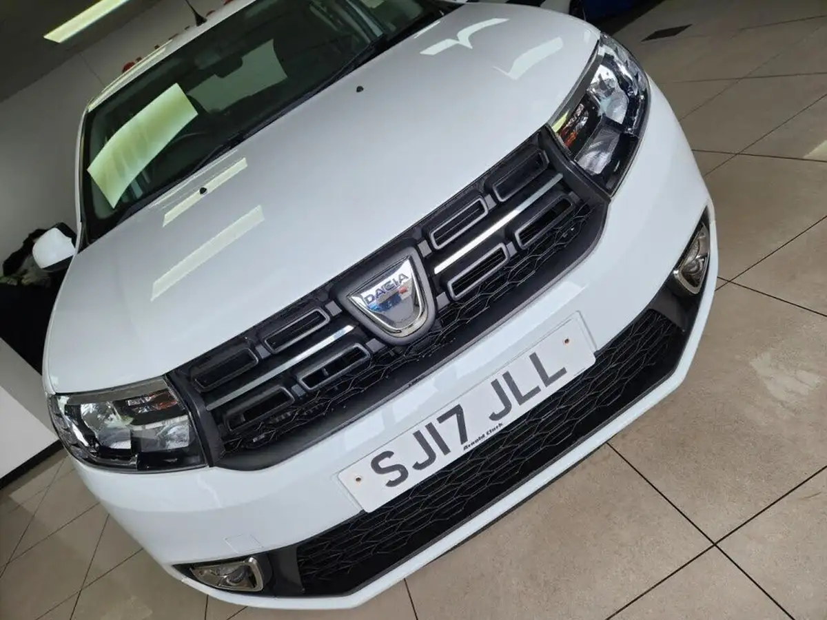 2017-dacia-sandero-15dci-laureate-big-41