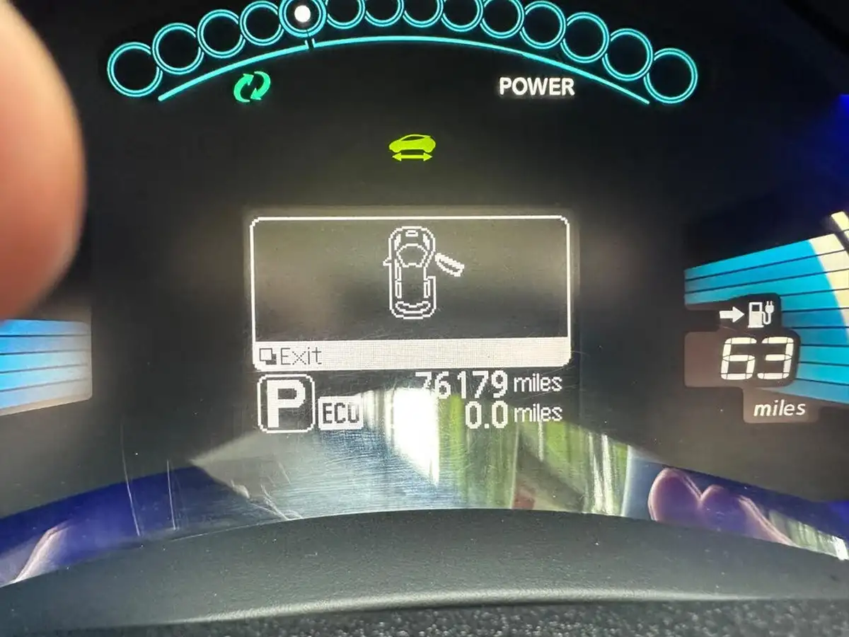 2016-nissan-leaf-e-acenta-24kwh-big-11