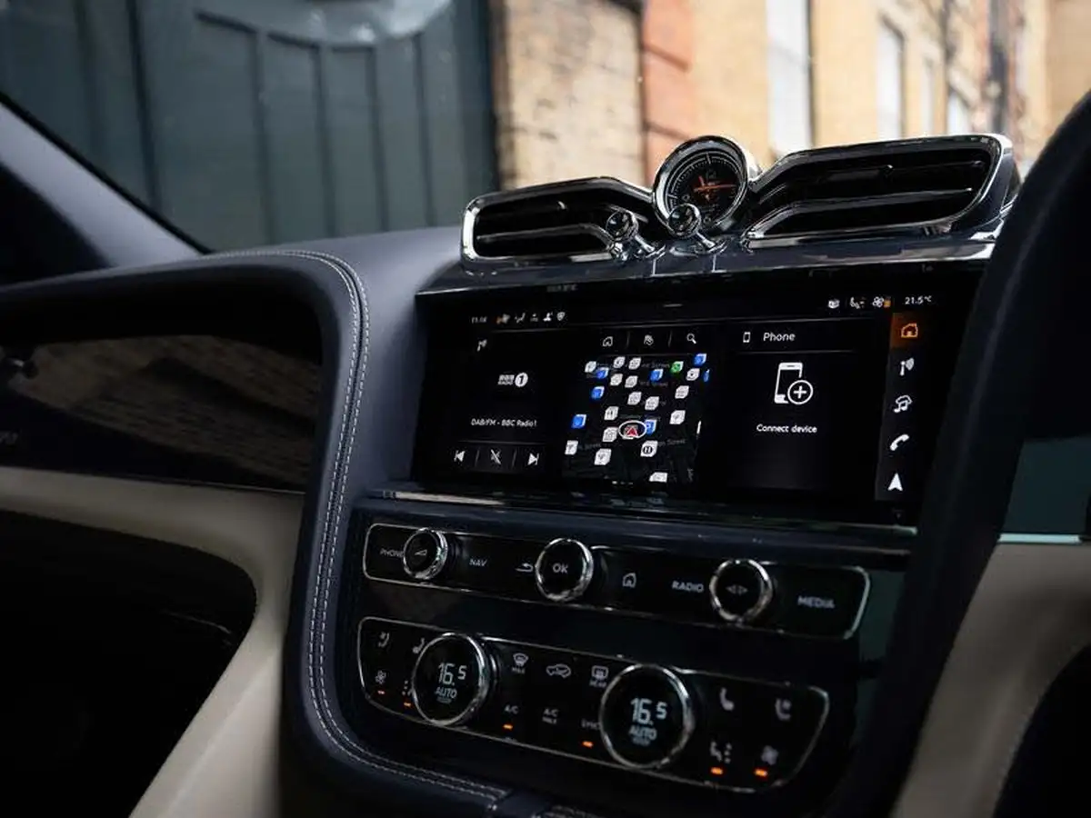 2024-bentley-bentayga-40-v8-extended-wheelbase-azure-big-39