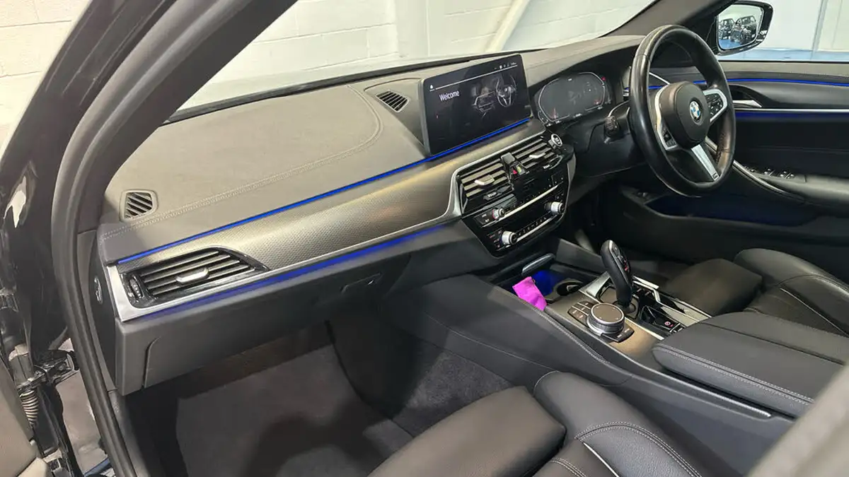 2021-bmw-5-series-20td-520d-m-sport-mht-touring-5d-big-9