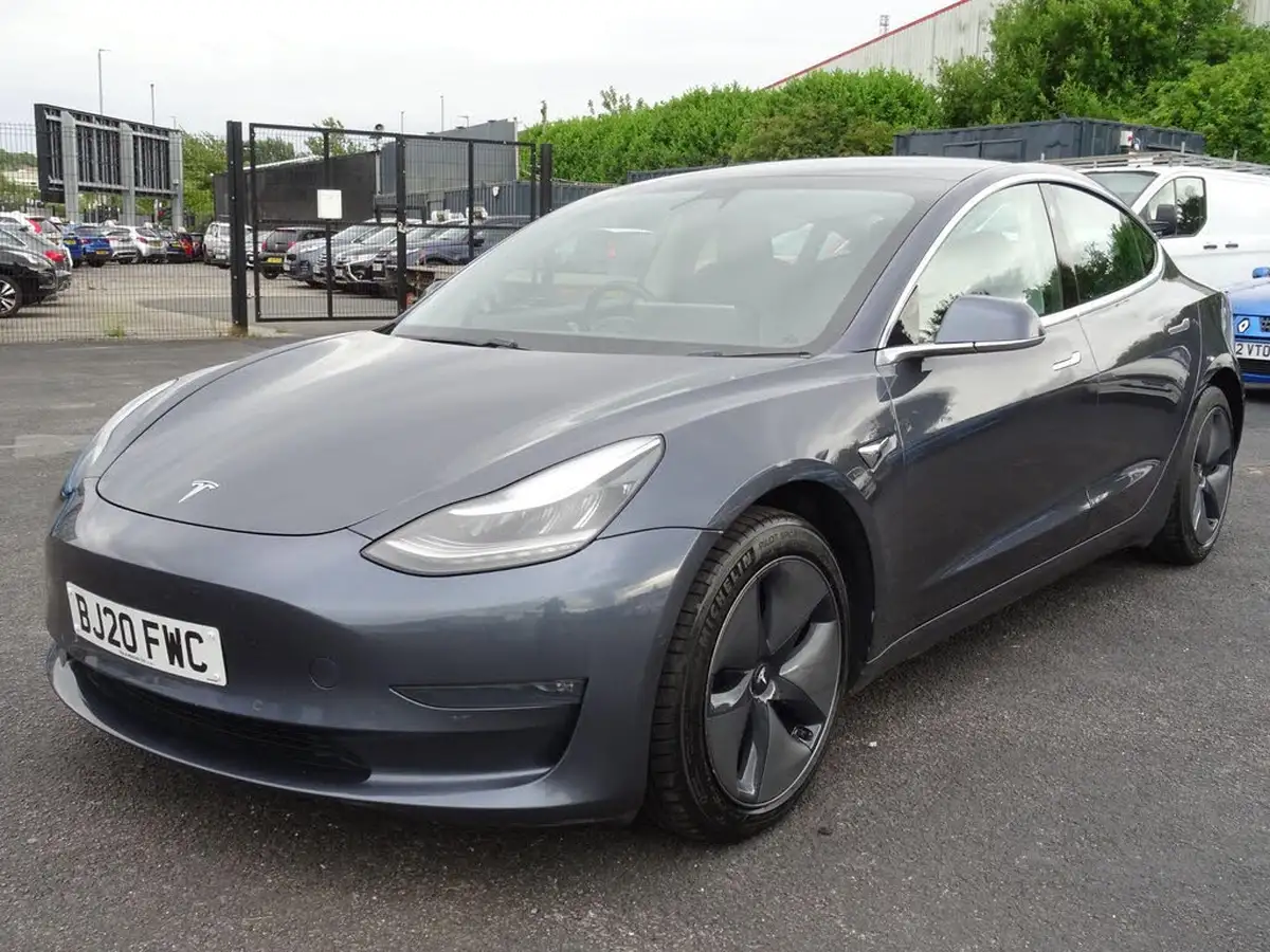 2020-tesla-model-3-e-long-range-big-3