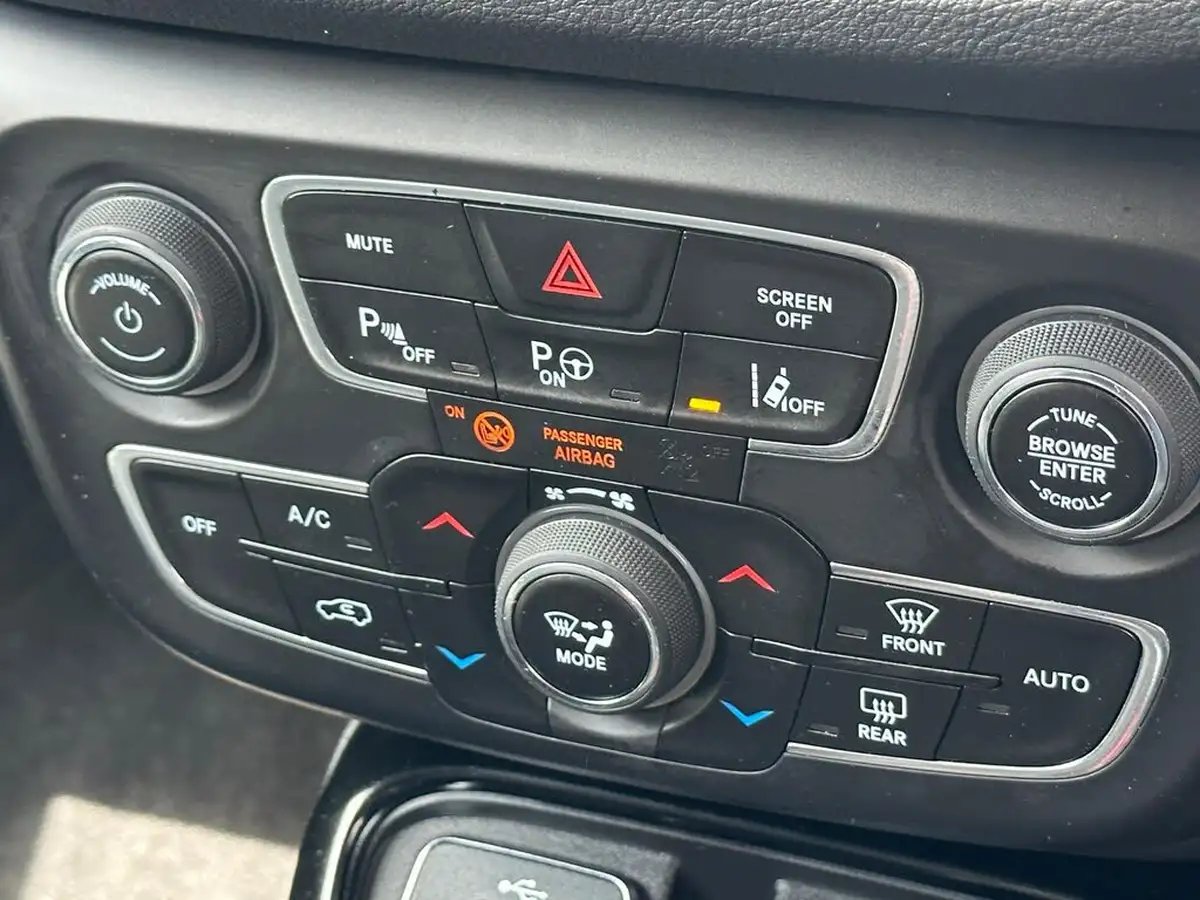 2019-jeep-compass-20multijet-ii-limited-168bhp-auto-big-7