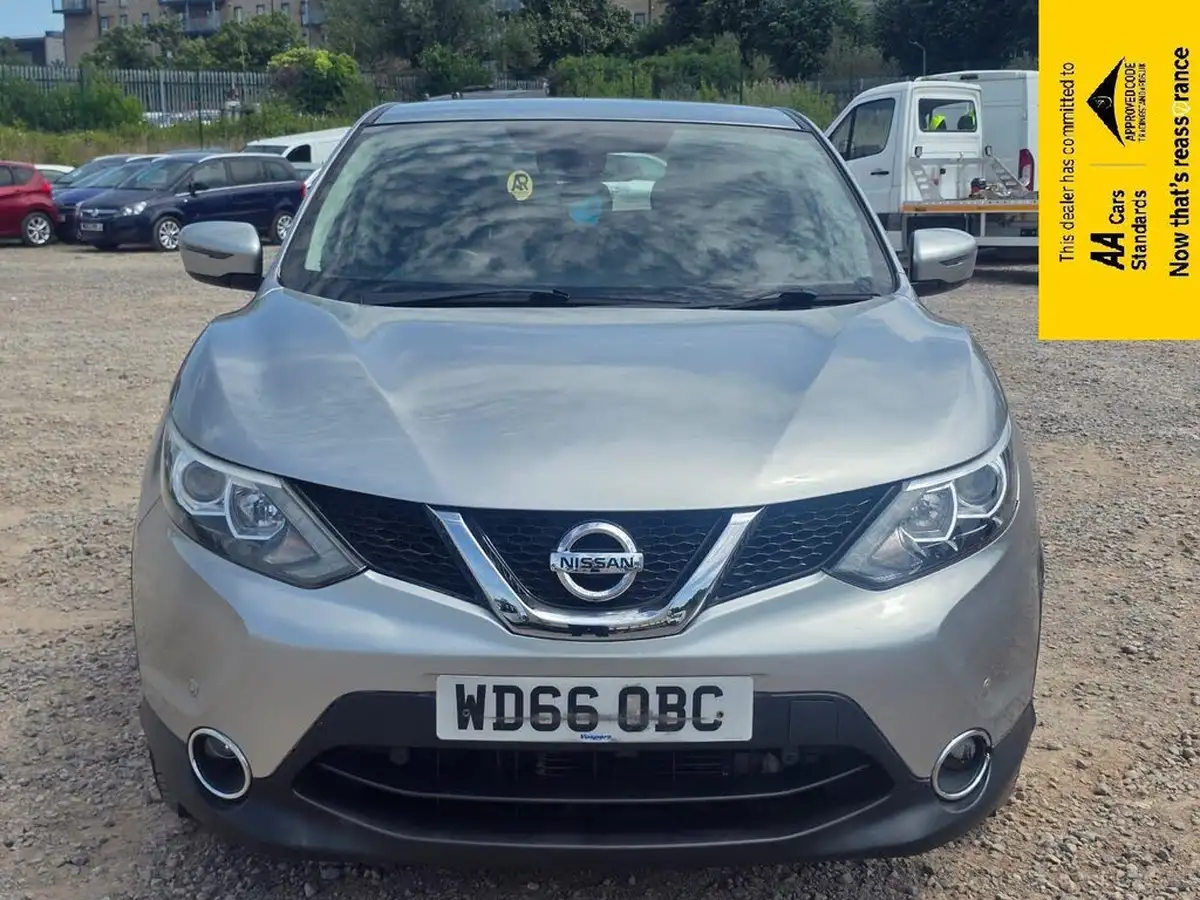 2017-nissan-qashqai-12-dig-t-acenta-smart-vision-packtech-pack-xtronic-cvt-big-1