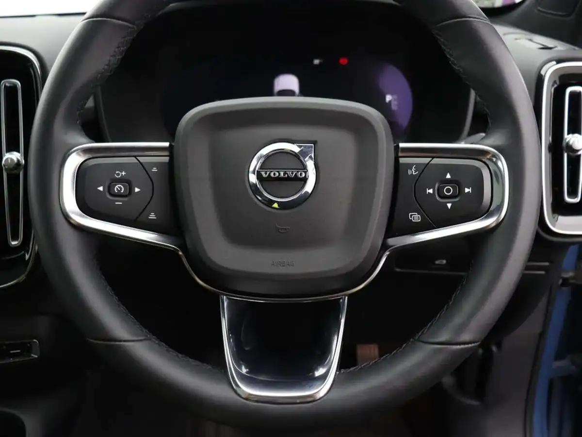 2022-volvo-c40-e-recharge-core-228bhp-big-38