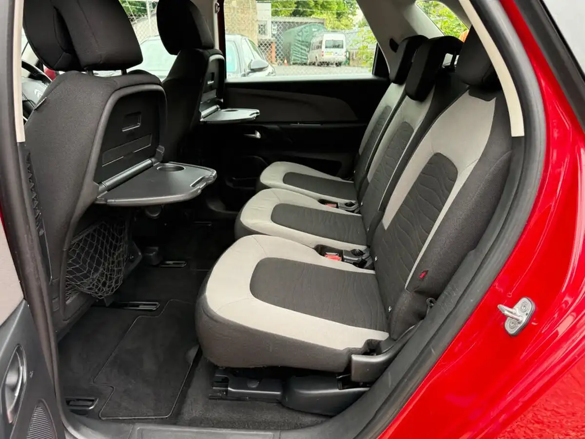 2016-citroen-c4-picasso-16bluehdi-vtr-120ps-big-16