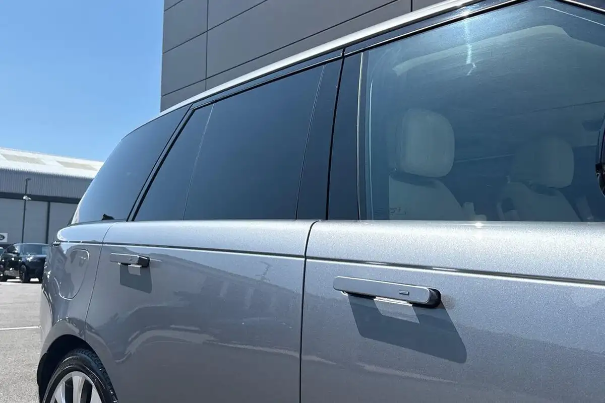 2024-land-rover-range-rover-30-d350-se-big-29