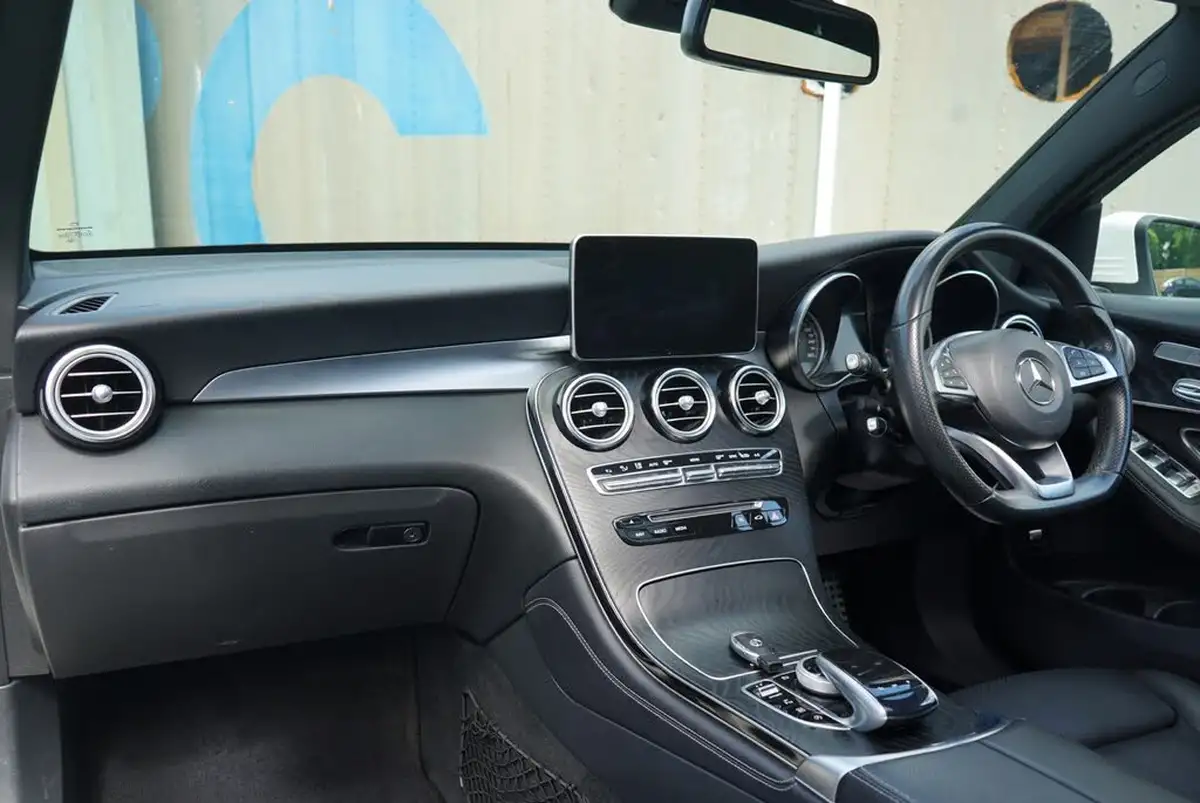 2017-mercedes-benz-glc-class-30-d-glc350d-amg-line-premium-plusss-coupe-4d-big-66