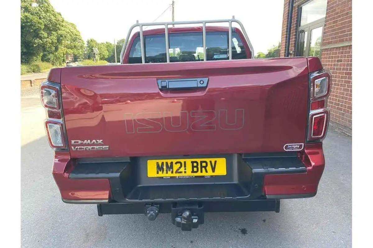 2021-isuzu-d-max-19td-v-cross-auto-big-2