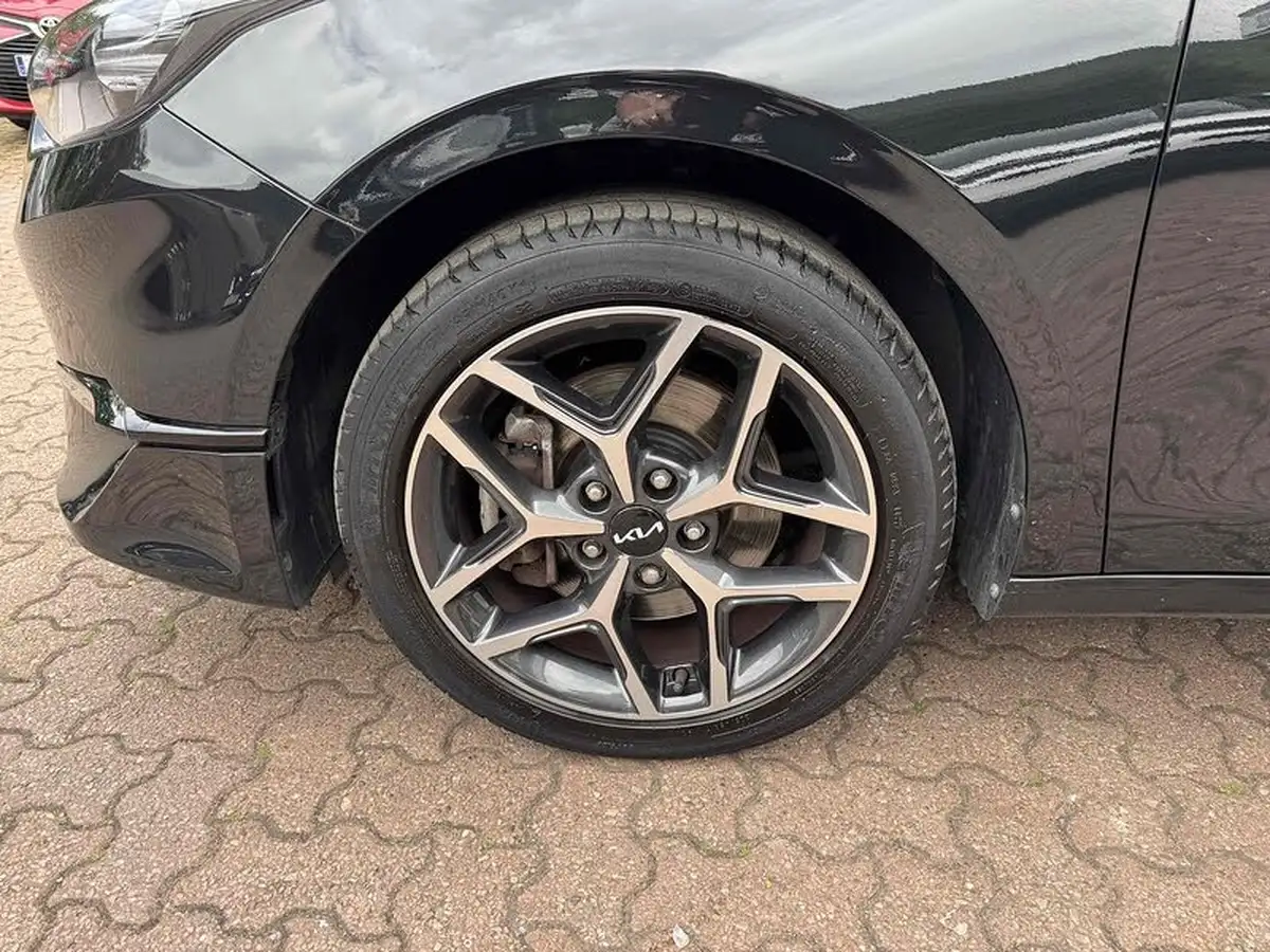 2022-kia-ceed-15-t-gdi-3-hatchback-big-36