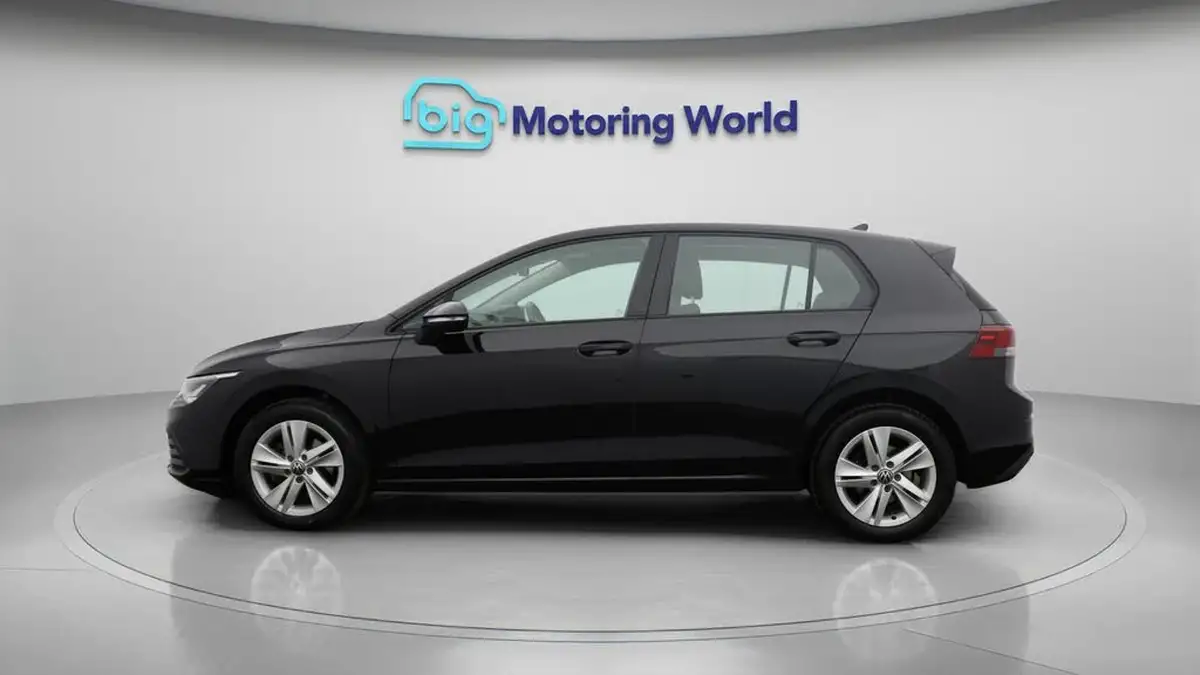 2021-volkswagen-golf-15-tsi-life-130ps-hatchback-big-4
