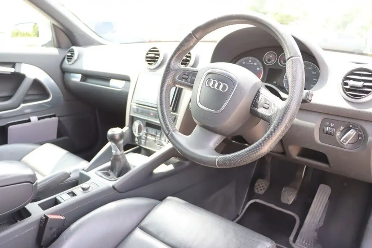 2013-audi-a3-cabriolet-18-tfsi-sport-final-edition-big-14