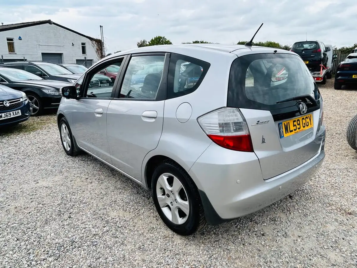 2009-honda-jazz-14-es-t-big-6