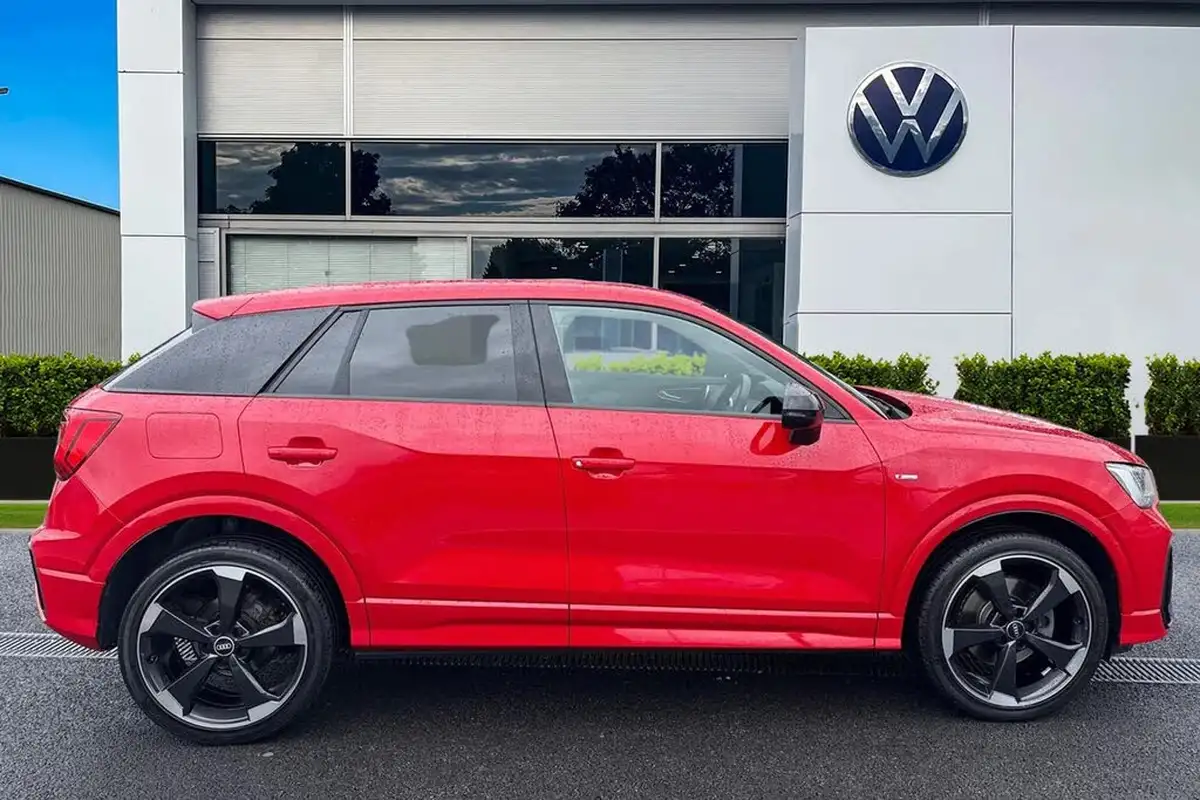 2021-audi-q2-10-30-tfsi-black-edition-big-2
