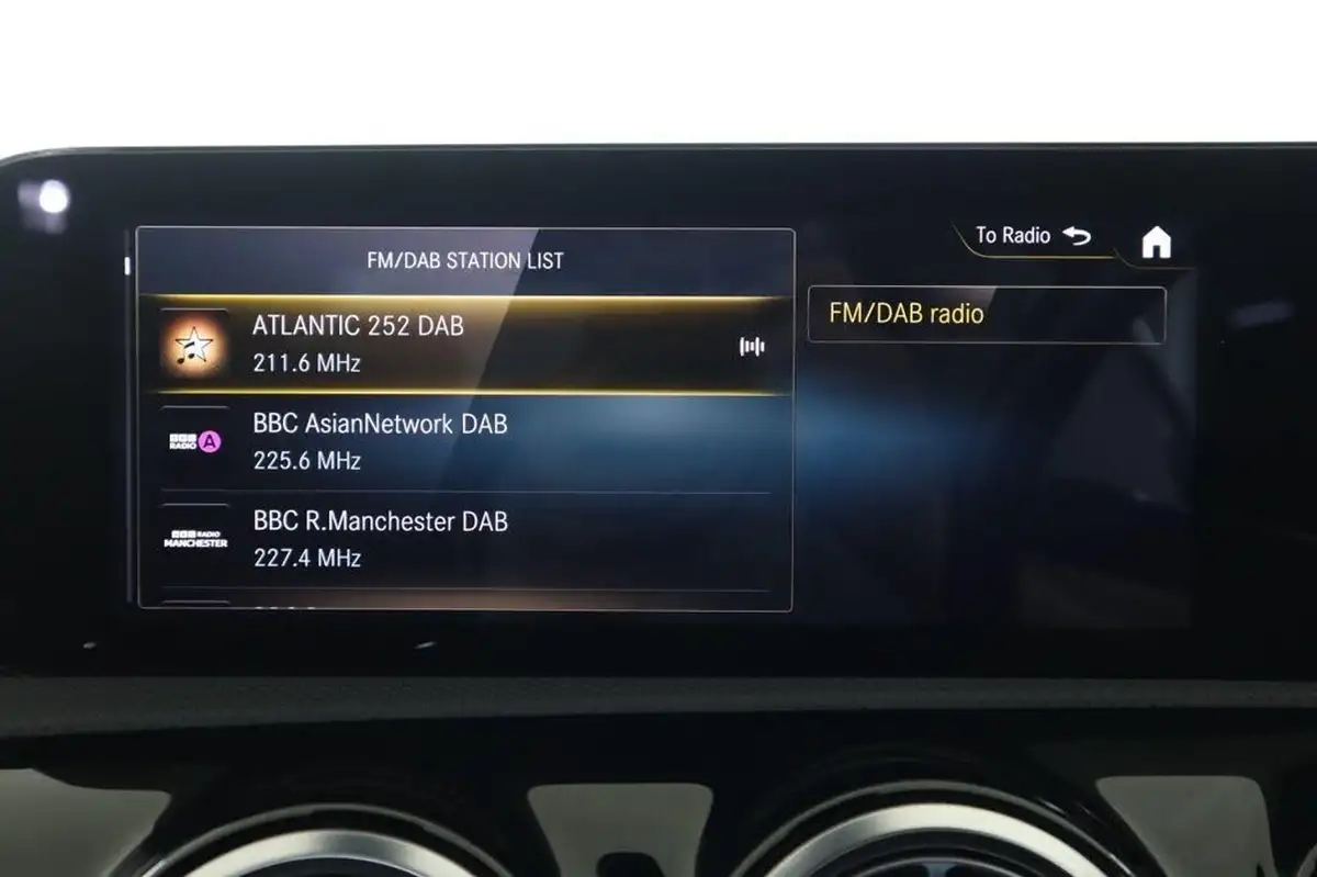2022-mercedes-benz-a-class-20-a250-amg-line-executive-edition-saloon-4d-big-38