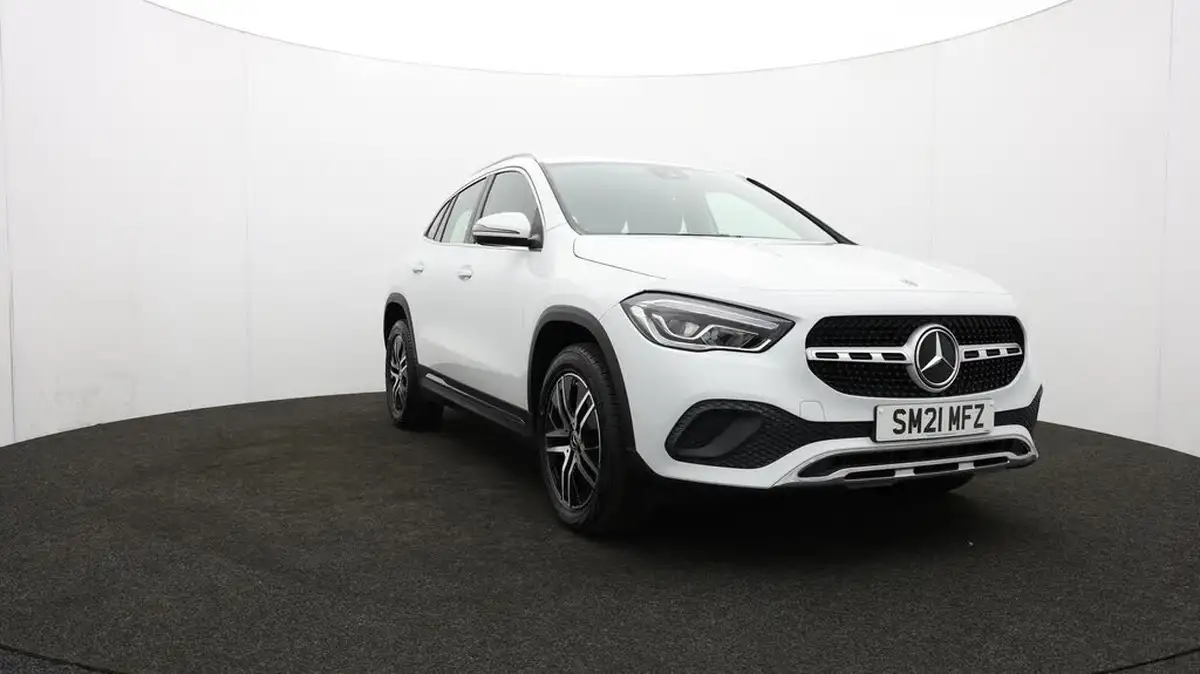 2021-mercedes-benz-gla-class-20d-gla-200d-sport-big-45