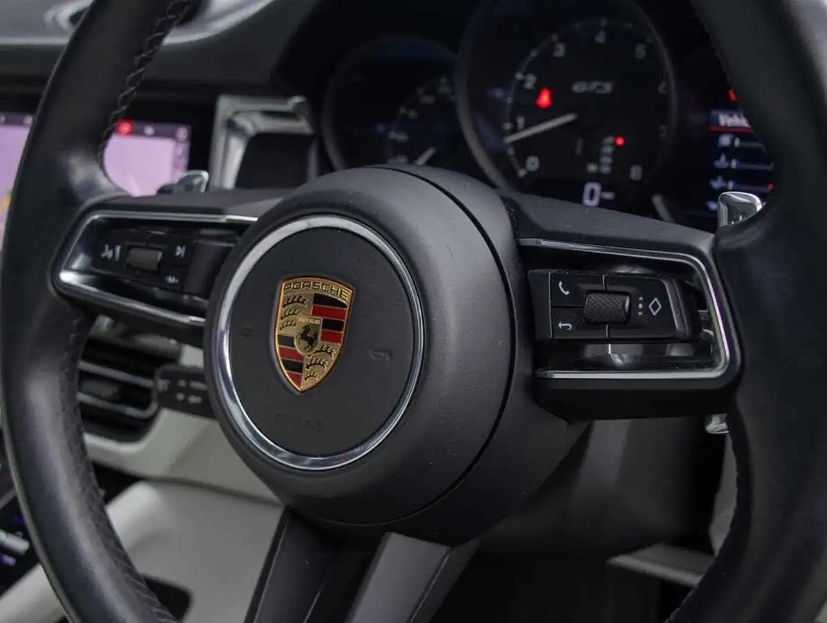 2022-porsche-macan-29-v6-gts-big-12