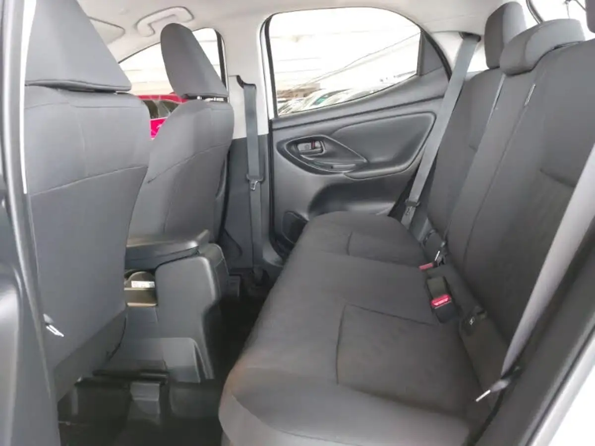 2024-mazda-mazda2-15-centre-line-big-5