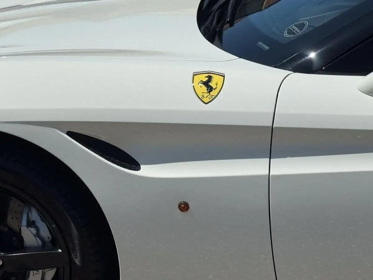 2014-ferrari-california-39-t-big-11