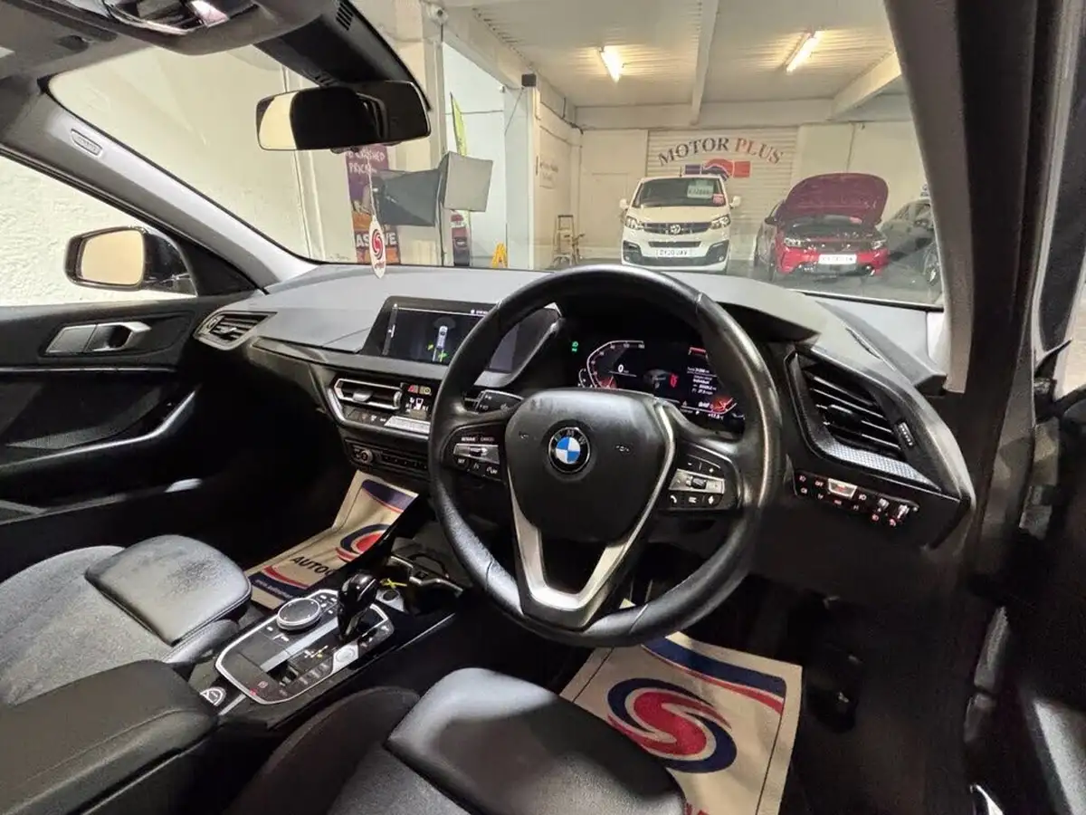 2023-bmw-1-series-15-118i-sport-dct-big-10
