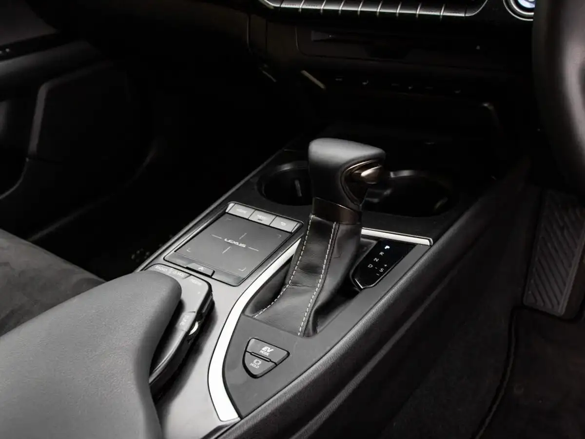 2020-lexus-ux-250h-20-ux-premium-pack-with-navigation-big-34
