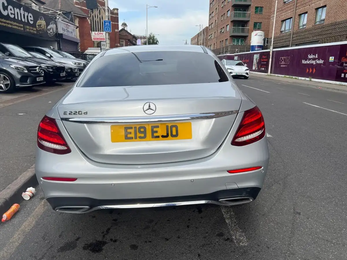 2019-mercedes-benz-e-class-20d-e220d-amg-line-saloon-4d-plus-big-2