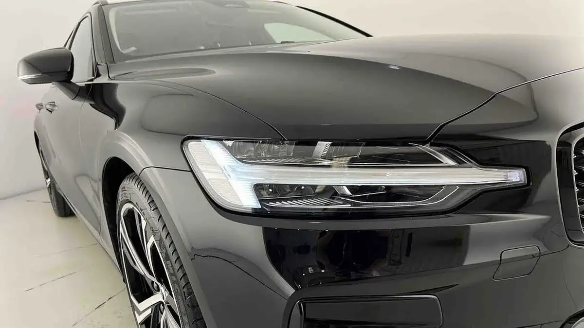 2025-volvo-v60-20-b4-plus-station-wagon-big-19