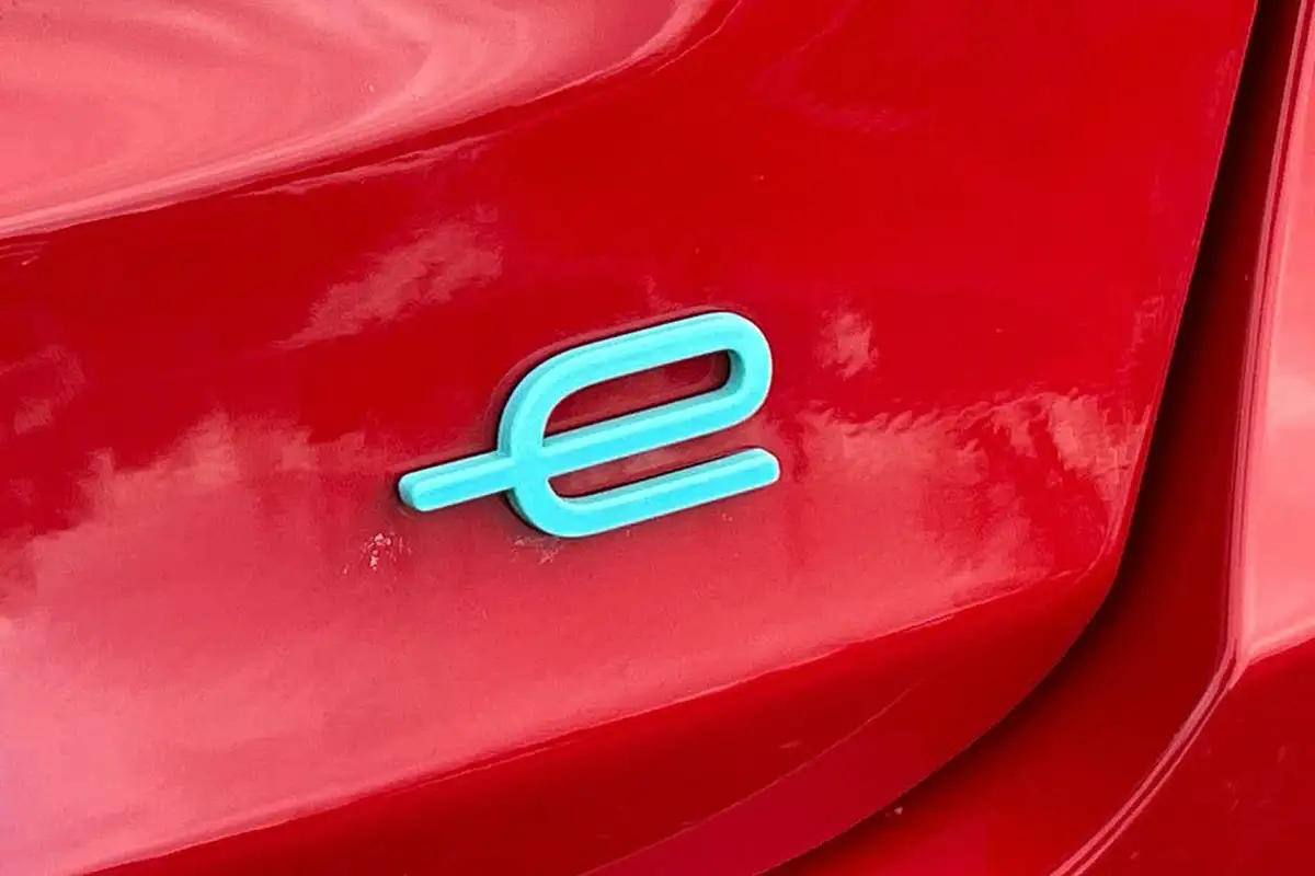 2025-fiat-600e-e-red-big-32