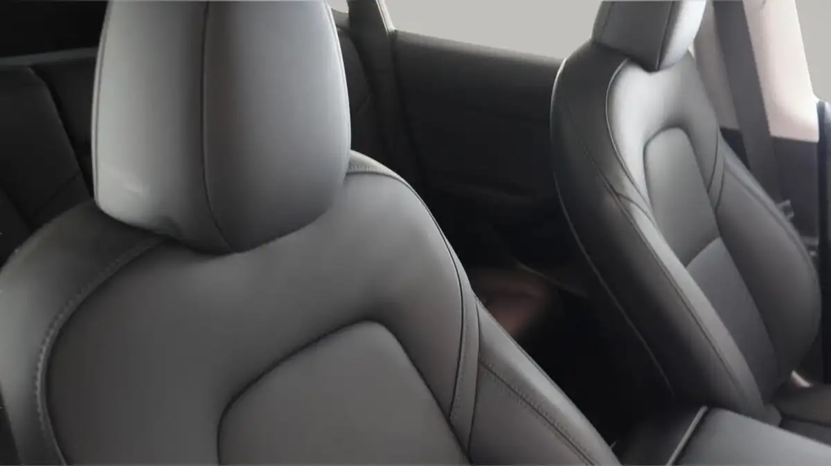 2023-tesla-model-y-e-long-range-big-23