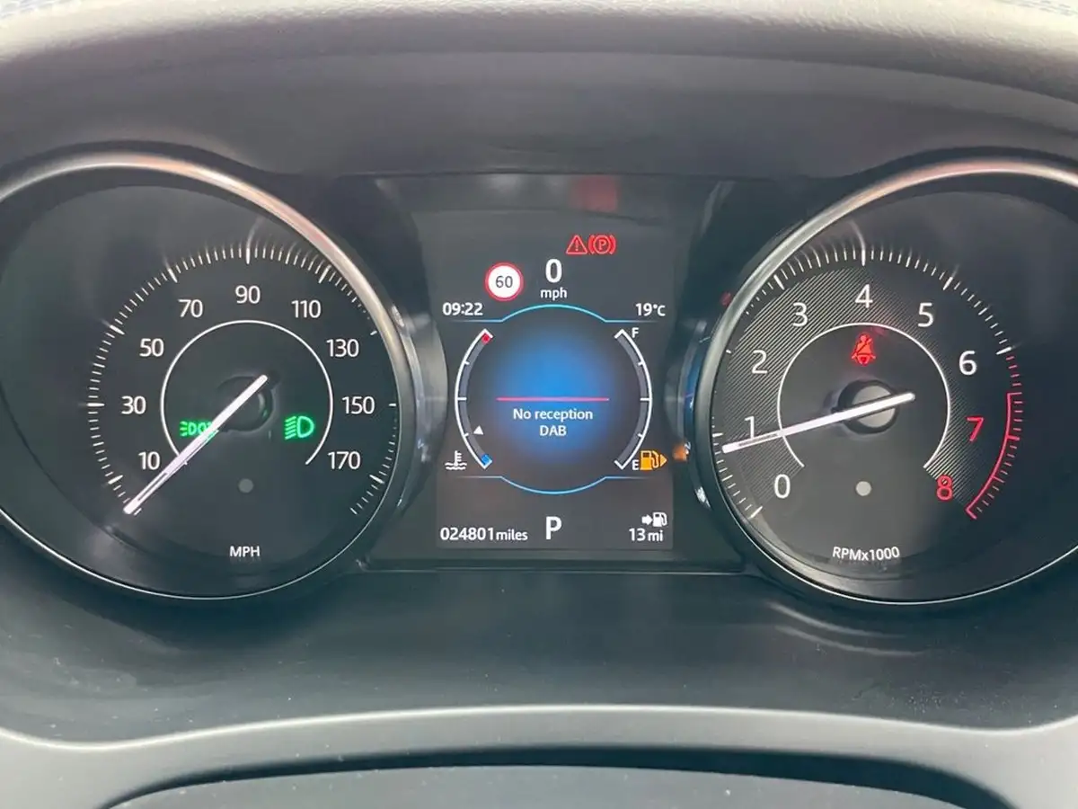 2019-jaguar-e-pace-20-i4-r-dynamic-s-200ps-big-35