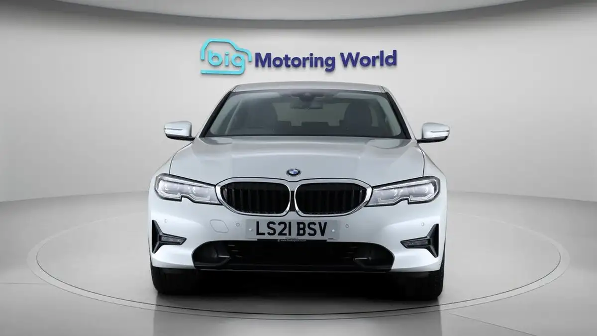 2021-bmw-3-series-20-330e-sport-pro-saloon-4d-big-2