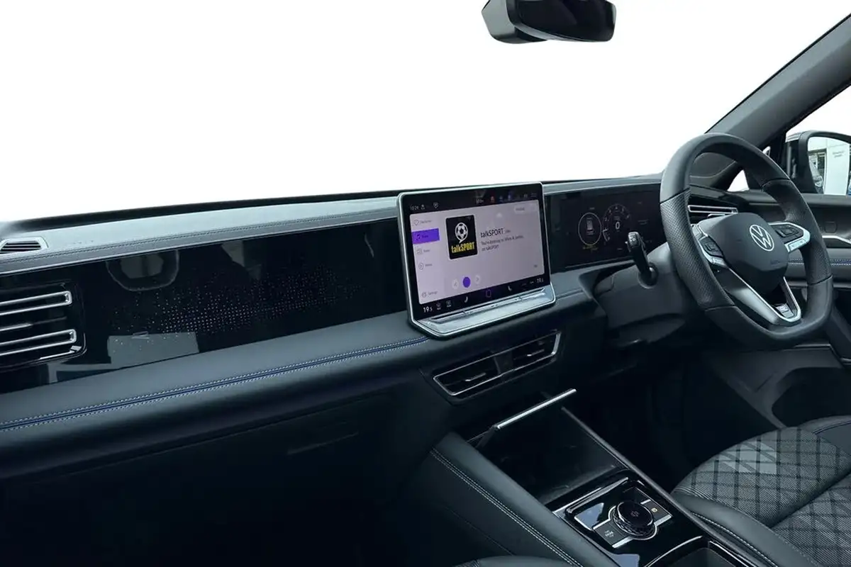2024-volkswagen-tiguan-15-etsi-r-line-big-14
